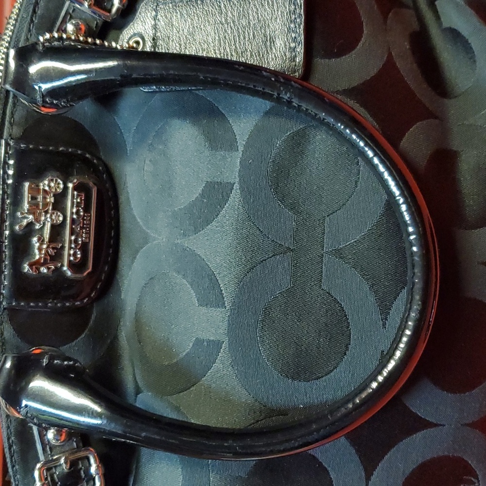 Authentic Gently/Barley used Coach bag and matching wallet Included - Picture 2 of 8